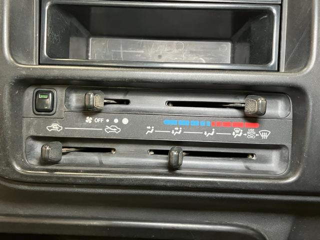 ハイゼットトラックエアコン・パワステ　スペシャル４ＷＤ　三方開　ラジオ　エアコン　光軸調整ダイヤル　パワーステアリング　荷台作業灯（神奈川県）の中古車