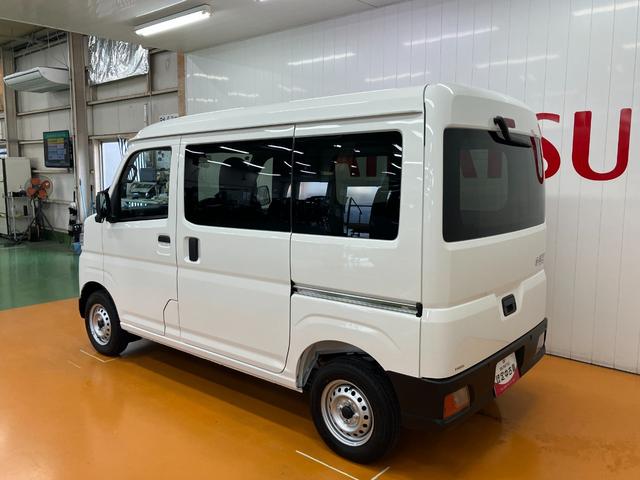 ハイゼットカーゴＤＸサポカーＳワイド適合　ラジオ　エアコン　アクセサリーソケット　コーナーセンサー　アイドリングストップ　光軸調整ダイヤル　横滑り防止機能　誤発進抑制機能　パワーウインドウ　キーレス（神奈川県）の中古車