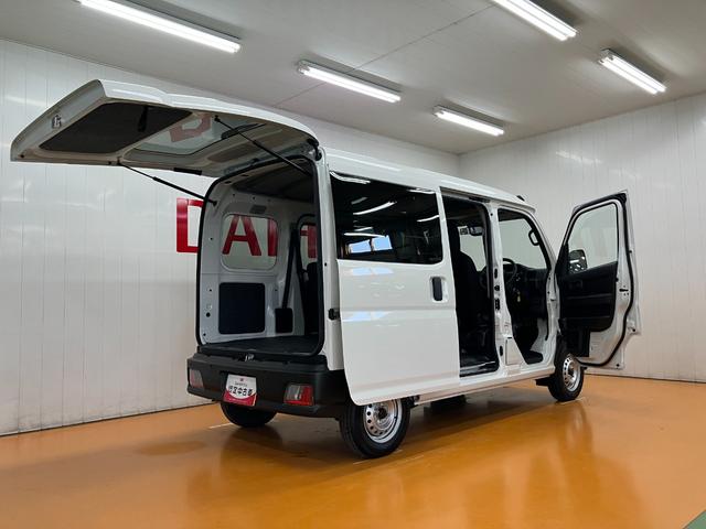 ハイゼットカーゴＤＸサポカーＳワイド適合　ラジオ　エアコン　アクセサリーソケット　コーナーセンサー　アイドリングストップ　光軸調整ダイヤル　横滑り防止機能　誤発進抑制機能　パワーウインドウ　キーレス（神奈川県）の中古車