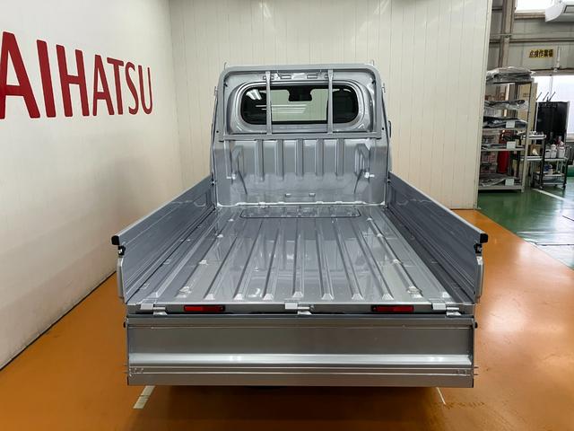 ハイゼットトラックスタンダード　コーナーセンサー　アイドリングストップサポカーＳワイド適合　三方開　エアコン　コーナーセンサー　アイドリングストップ　誤発進抑制機能　アクセサリーソケット　横滑り防止機能　光軸調整ダイヤル（神奈川県）の中古車