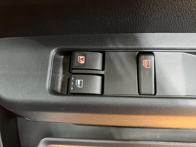 ハイゼットカーゴDX スマートアシスト コーナーセンサー エアコンサポカーSワイド適合 ラジオ エアコン アクセサリーソケット コーナーセンサー アイドリングストップ 光軸調整ダイヤル 横滑り防止機能 誤発進抑制機能 パワーウインドウ(神奈川県)の中古車