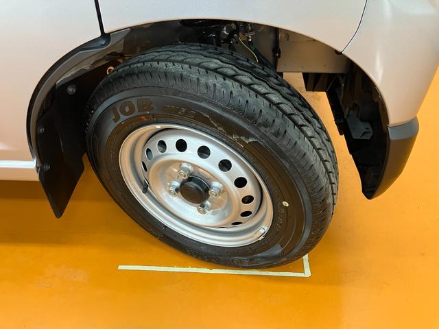 ハイゼットカーゴDX スマートアシスト コーナーセンサー エアコンサポカーSワイド適合 ラジオ エアコン アクセサリーソケット コーナーセンサー アイドリングストップ 光軸調整ダイヤル 横滑り防止機能 誤発進抑制機能 パワーウインドウ(神奈川県)の中古車