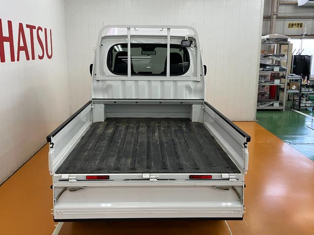 ハイゼットトラックジャンボエクストラ4WD サポカーSワイド適合 三方開 ゴムマット Bカメラ エアコン オーディオ デジタルインナーミラー Pスタート アクセサリーソケット コーナーセンサー 荷台作業灯 電動格納ミラー キーフリー(神奈川県)の中古車