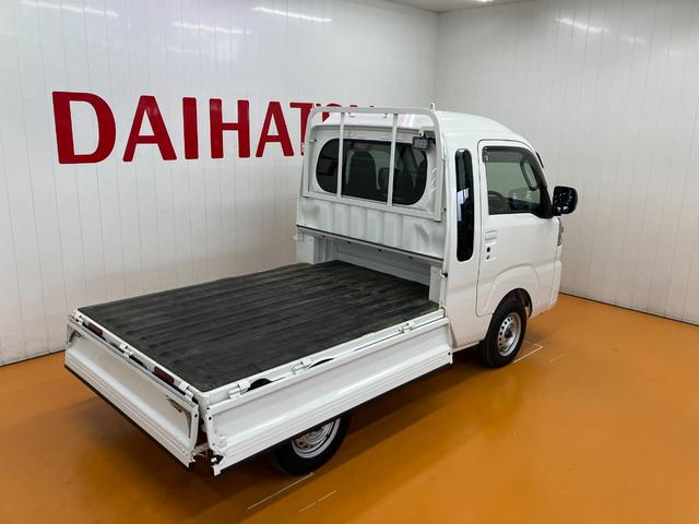 ハイゼットトラックジャンボエクストラ4WD サポカーSワイド適合 三方開 ゴムマット Bカメラ エアコン オーディオ デジタルインナーミラー Pスタート アクセサリーソケット コーナーセンサー 荷台作業灯 電動格納ミラー キーフリー(神奈川県)の中古車