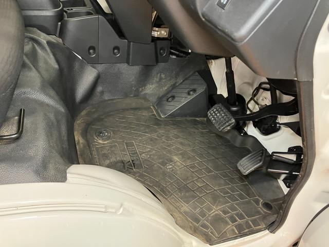 ハイゼットトラックジャンボエクストラ4WD サポカーSワイド適合 三方開 ゴムマット Bカメラ エアコン オーディオ デジタルインナーミラー Pスタート アクセサリーソケット コーナーセンサー 荷台作業灯 電動格納ミラー キーフリー(神奈川県)の中古車