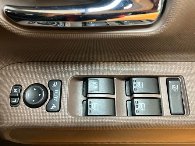 ムーヴキャンバスセオリーＸ　ＥＴＣ　ＵＳＢ接続端子　両側オートスライドドアサポカーＳワイド適合　ＵＳＢ接続端子　両側オートスライドドア　Ｐスタート　コーナーセンサー　アイドリングストップ　横滑り防止機能　誤発進抑制機能　ＥＴＣ　電動格納ミラー　キーフリー（神奈川県）の中古車