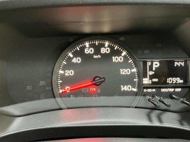 ハイゼットカーゴＤＸサポカーＳワイド適合　ラジオ　エアコン　アクセサリーソケット　コーナーセンサー　アイドリングストップ　光軸調整ダイヤル　横滑り防止機能　誤発進抑制機能　パワーウインドウ　キーレス（神奈川県）の中古車