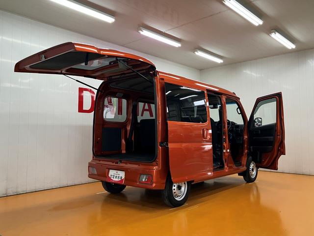 ハイゼットカーゴＤＸ　ナビ　ドラレコ　ＥＴＣ　Ｂカメラ　コーナーセンサーサポカーＳワイド適合　ナビ　ドラレコ　ＥＴＣ　エアコン　Ｂカメラ　ＵＳＢ接続端子　コーナーセンサー　アイドリングストップ　光軸調整ダイヤル　横滑り防止機能　誤発進抑制機能　パワーウインドウ　キーレス（神奈川県）の中古車