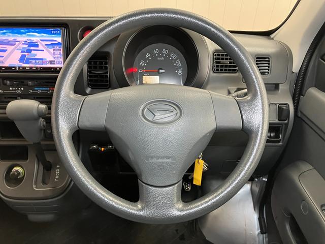 ハイゼットカーゴＤＸ　ナビ　エアコン　ＥＴＣ　パワーウィンドウナビ　エアコン　アクセサリーソケット　光軸調整ダイヤル　パワーウインドウ　キーレス（神奈川県）の中古車