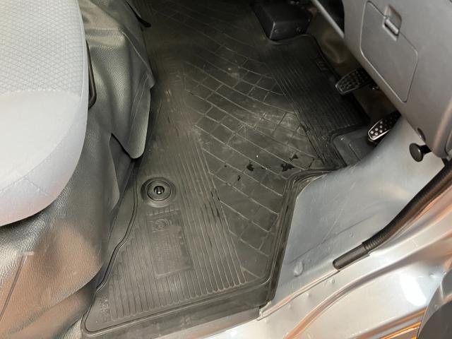 ハイゼットカーゴＤＸ　ナビ　エアコン　ＥＴＣ　パワーウィンドウナビ　エアコン　アクセサリーソケット　光軸調整ダイヤル　パワーウインドウ　キーレス（神奈川県）の中古車