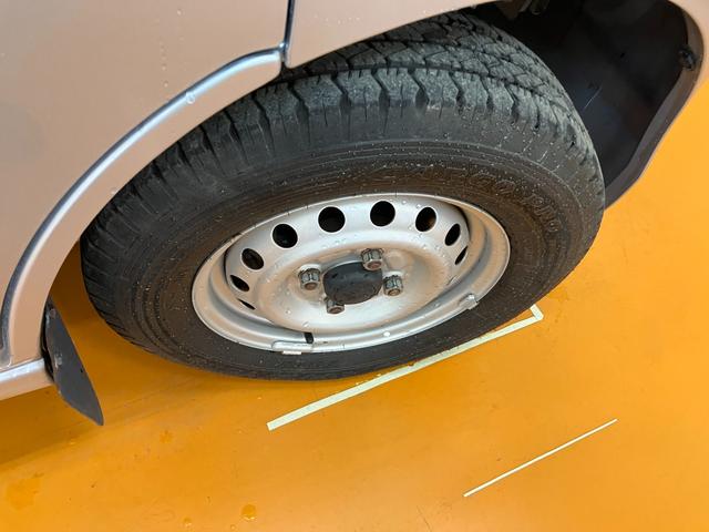 ハイゼットカーゴＤＸ　ナビ　エアコン　ＥＴＣ　パワーウィンドウナビ　エアコン　アクセサリーソケット　光軸調整ダイヤル　パワーウインドウ　キーレス（神奈川県）の中古車