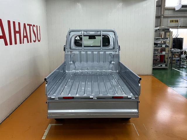 ハイゼットトラックスタンダードサポカーSワイド適合 三方開 ラジオ エアコン 光軸調整ダイヤル コーナーセンサー アイドリングストップ 横滑り防止機能 誤発進抑制機能 アクセサリーソケット(神奈川県)の中古車