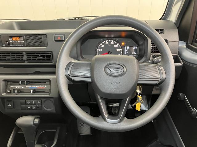 ハイゼットトラックスタンダードサポカーSワイド適合 三方開 ラジオ エアコン 光軸調整ダイヤル コーナーセンサー アイドリングストップ 横滑り防止機能 誤発進抑制機能 アクセサリーソケット(神奈川県)の中古車