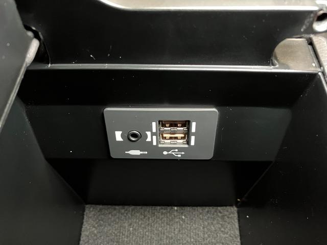 ＵＸＵＸ２００　バージョンＣ衝突被害軽減ブレーキシステム　ドラレコ　ブラインドスポットモニター　Ｂカメラ　ステアリングスイッチ　クルーズコントロール　電動パーキングブレーキ　シートヒーター　ステアリングヒーター（神奈川県）の中古車