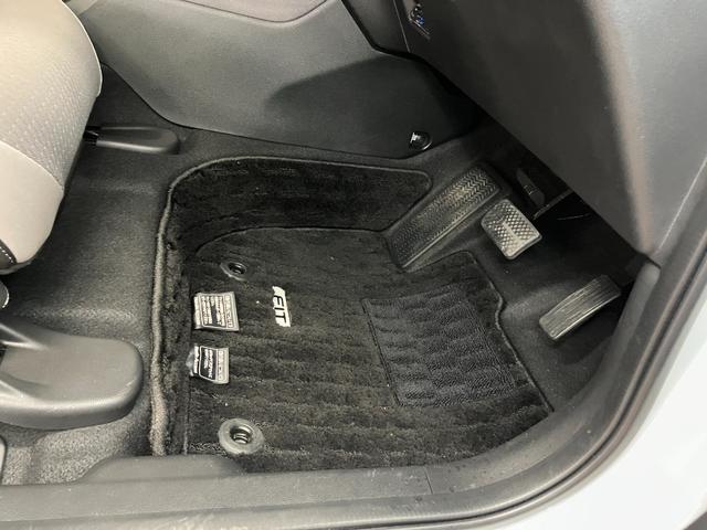 フィットクロスター衝突被害軽減ブレーキシステム ドラレコ Bカメラ クルーズコントロール 電動パーキングブレーキ SOSスイッチ U−CAR営業部 コーナーセンサー ETC キーフリー(神奈川県)の中古車