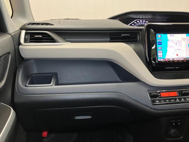 ソリオハイブリッドＭＸ衝突被害軽減ブレーキシステム　ハイブリッド車片側オートスライドドア　ドラレコ　Ｂカメラ　ステアリングスイッチ　クルーズコントロール　ＵＳＢ接続端子　シートヒーター　ＥＴＣ　コーナーセンサー　キーフリー（神奈川県）の中古車