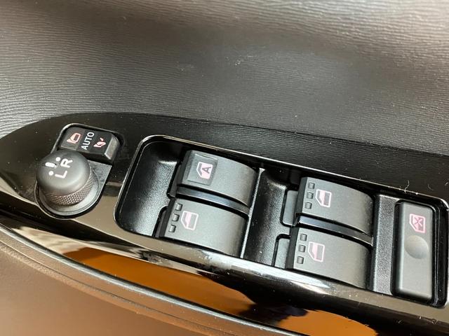 タントカスタムＲＳ　トップエディションＳＡIIIサポカーＳワイド適合　ドラレコ　ミラクルオープンドア　両側オートスライドドア　ステアリングスイッチ　Ｂカメラ　Ｐスタート　オートハイビーム　運転席シートヒーター　キーフリー（神奈川県）の中古車