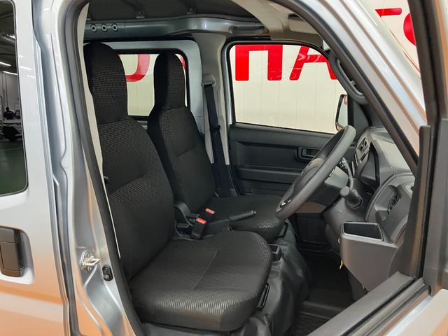 ハイゼットカーゴＤＸサポカーＳワイド適合　ラジオ　エアコン　アクセサリーソケット　コーナーセンサー　アイドリングストップ　光軸調整ダイヤル　横滑り防止機能　誤発進抑制機能　パワーウインドウ　キーレス（神奈川県）の中古車