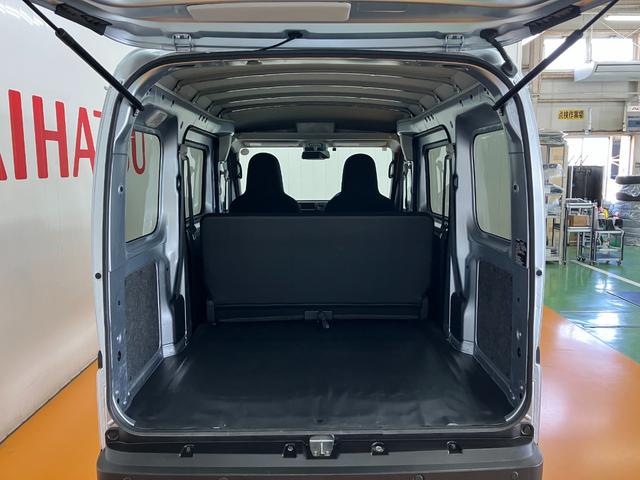 ハイゼットカーゴＤＸ　エアコン　コーナーセンサー　パワーウィンドウサポカーＳワイド適合　エアコン　アクセサリーソケット　誤発進抑制装置　横滑り防止機能　コーナーセンサー　アイドリングストップ　光軸調整ダイヤル　パワーウィンドウ　キーレス（神奈川県）の中古車