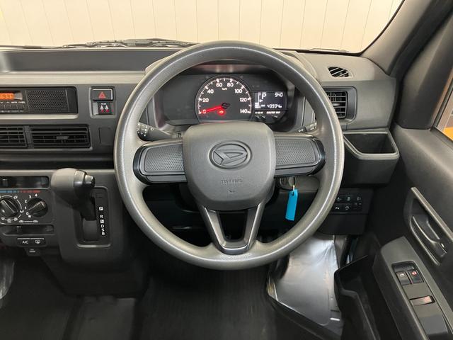 ハイゼットカーゴＤＸ　エアコン　コーナーセンサー　パワーウィンドウサポカーＳワイド適合　エアコン　アクセサリーソケット　誤発進抑制装置　横滑り防止機能　コーナーセンサー　アイドリングストップ　光軸調整ダイヤル　パワーウィンドウ　キーレス（神奈川県）の中古車