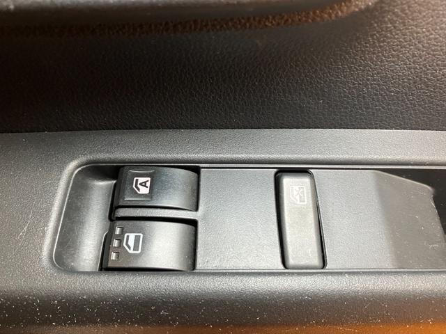 ハイゼットカーゴＤＸ　エアコン　コーナーセンサー　パワーウィンドウサポカーＳワイド適合　エアコン　アクセサリーソケット　誤発進抑制装置　横滑り防止機能　コーナーセンサー　アイドリングストップ　光軸調整ダイヤル　パワーウィンドウ　キーレス（神奈川県）の中古車