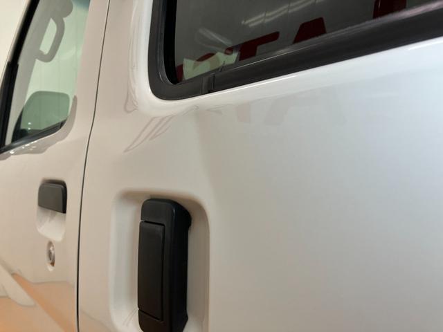 ハイゼットカーゴデラックスＳＡIII両側スライドドア　ラジオ　エアコン　アイドリングストップ　オートエアコン　横滑り防止機能　誤発進抑制機能　光軸調整ダイヤルパワーウインドウ　キーレス（神奈川県）の中古車