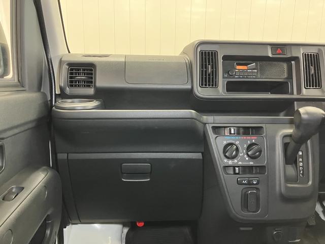 ハイゼットカーゴデラックスＳＡIII両側スライドドア　ラジオ　エアコン　アイドリングストップ　オートエアコン　横滑り防止機能　誤発進抑制機能　光軸調整ダイヤルパワーウインドウ　キーレス（神奈川県）の中古車