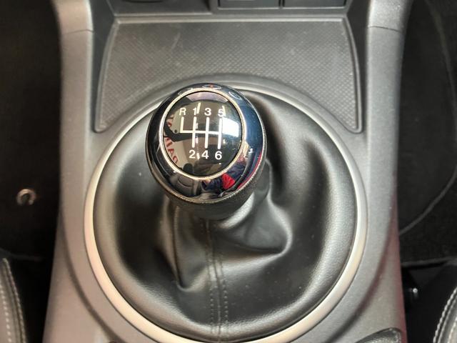 ロードスターＲＳ　ＲＨＴオープンカー　二人乗　６段マニュアルシフト　ステアリングスイッチ　シートヒーター　ＥＴＣ　パワーウインドウ　スポーツシート　アルミホイール　キーフリー（神奈川県）の中古車