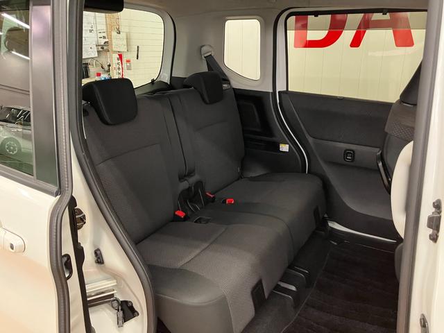 ソリオハイブリッドＭＺ　ナビ　Ｂカメラ　ＥＴＣ　Ｐスタートナビ　Ｂカメラ　パノラマモニター対応　ステアリングスイッチ　クルーズコントロール　パドルシフト　シートヒーター　ＥＴＣ　両側オートスライドドア　Ｐスタート　横滑り防止機能　誤発進抑制装置　キーフリー（神奈川県）の中古車