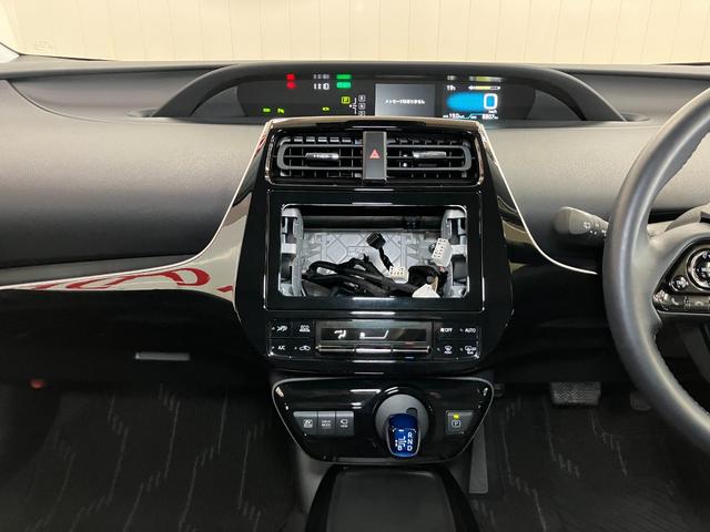 プリウスＡツーリングセレクション　オートクルーズ　パーキングサポートブラインドスポットモニター　Ｂカメラ　パノラマモニター対応　オートクルーズ　Ｐスタート　オートハイビーム　パーキングサポート　ヘッドアップディスプレイ　パワーシート　電動格納ミラー　パワーウィンドウ（神奈川県）の中古車