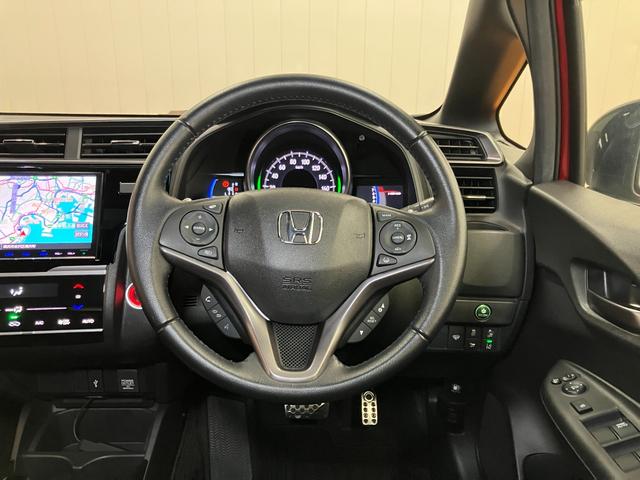 フィットハイブリッドＳ　ホンダセンシング　ナビ　ドラレコ　Ｂカメラ　ＥＴＣ衝突被害軽減ブレーキ　ナビ　ドラレコ　Ｂカメラ　ＥＴＣ　Ｐスタート　ＵＳＢ接続端子　ステアリングスイッチ　クルーズコントロール　パドルシフト　電動格納ミラー　パワーウィンドウ　キーフリー（神奈川県）の中古車