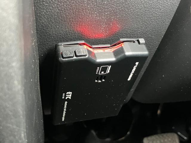 ハイゼットトラックジャンボエクストラ　４ＷＤ　カーナビ　ＥＴＣサポカーＳワイド適合　三方開　ＣＶＴ　エアコン　Ｐスタート　アクセサリーソケット　アイドリングストップ　コーナーセンサー　荷台作業灯　電動格納ミラー　キーフリー（神奈川県）の中古車