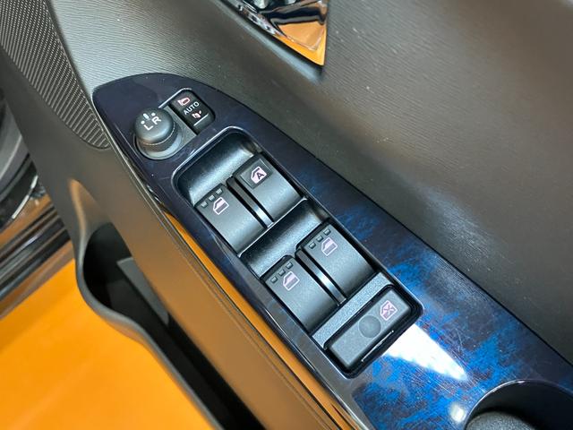 タントカスタムＲＳ　トップエディションＳＡIIIサポカーＳワイド適合　ミラクルオープンドア　両側オートスライドドア　Ｂカメラ　ステアリングスイッチ　ＵＳＢ接続端子　Ｐスタート　オートハイビーム　運転席シートヒーター　キーフリー（神奈川県）の中古車
