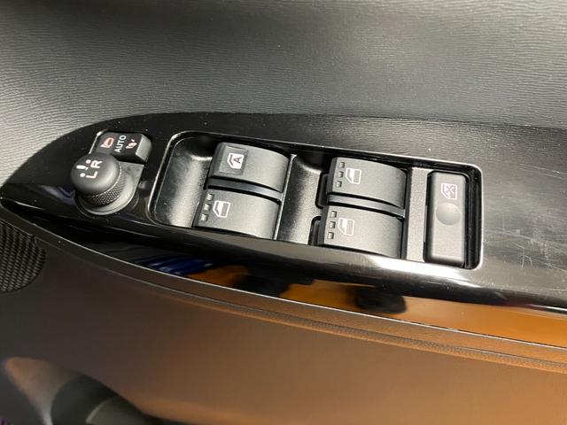 タントカスタムＲＳ　トップエディションＳＡII　ナビ　ドラレコドラレコ　ミラクルオープンドア　シートバックテーブル　ナビ　後席モニター　Ｐスタート　両側オートスライドドア　誤発進抑制装置　横滑り防止機能　アイドリングストップ　ＥＴＣ　キーフリー（神奈川県）の中古車
