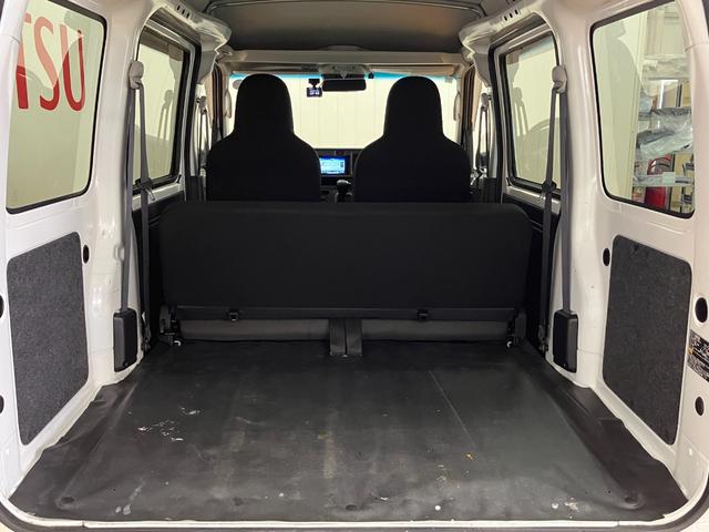 ハイゼットカーゴデラックスＳＡIII　ドラレコ　Ｂカメラ　ナビ　ＥＴＣサポカーＳワイド適合　ドラレコ　Ｂカメラ　オーバーヘッドシェルフ　ナビ　誤発進抑制装置　横滑り防止機能　オートハイビーム　光軸調整ダイヤル　アイドリングストップ　パワーウィンドウ　ＥＴＣ　キーレス（神奈川県）の中古車