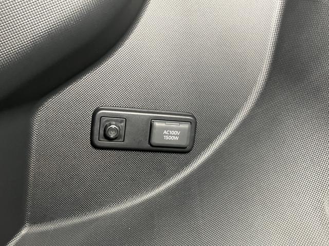 ロッキーX HEVサポカーSワイド適合 ハイブリッド車 パノラマモニター対応 電動パーキングブレーキ USB接続端子 ステアリングスイッチ シートヒーター S−ペダル コーナーセンサー ETC キーフリー(神奈川県)の中古車