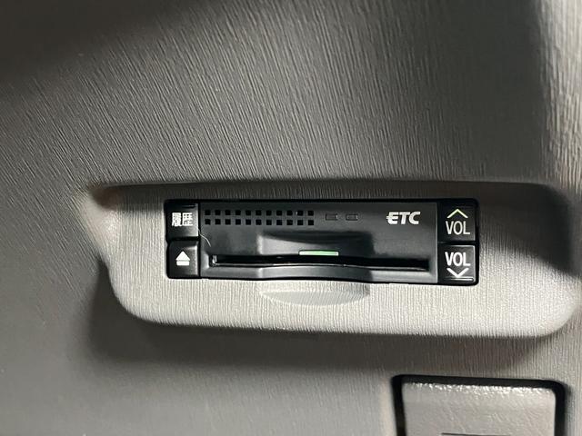 プリウスＳハイブリッド車　ドラレコ　Ｂカメラ　ステアリングスイッチ　カーナビ　オートエアコン　Ｐスタート　電動格納ミラー　光軸調整ダイヤル　ＥＴＣ　キーフリー（神奈川県）の中古車