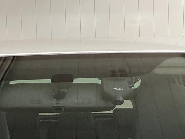 プリウスＳハイブリッド車　ドラレコ　Ｂカメラ　ステアリングスイッチ　カーナビ　オートエアコン　Ｐスタート　電動格納ミラー　光軸調整ダイヤル　ＥＴＣ　キーフリー（神奈川県）の中古車