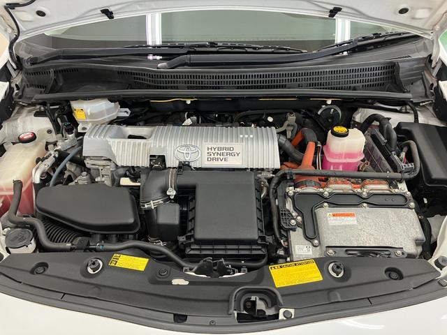 プリウスＳハイブリッド車　ドラレコ　Ｂカメラ　ステアリングスイッチ　カーナビ　オートエアコン　Ｐスタート　電動格納ミラー　光軸調整ダイヤル　ＥＴＣ　キーフリー（神奈川県）の中古車