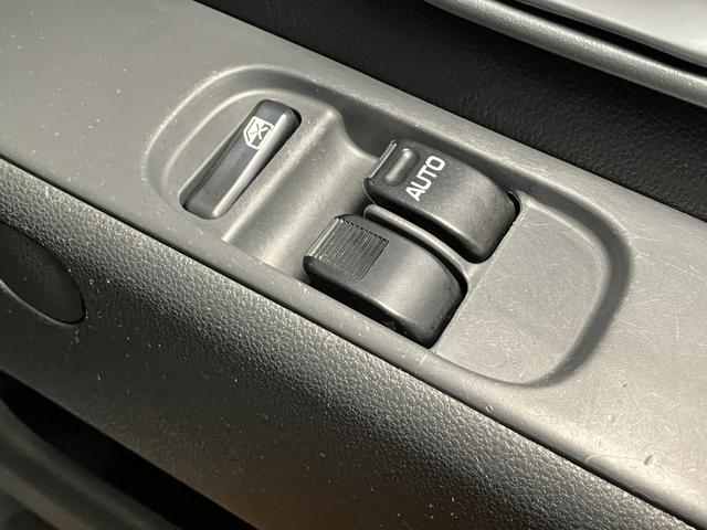 ハイゼットカーゴデラックスリミテッド4WD 両側スライドドア CDチューナー エアコン ETC パワーウインドウ 光軸調整ダイヤル デフォッガー パワーステアリング(神奈川県)の中古車