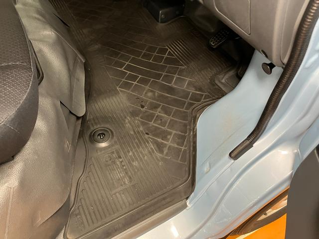 ハイゼットカーゴデラックスリミテッド4WD 両側スライドドア CDチューナー エアコン ETC パワーウインドウ 光軸調整ダイヤル デフォッガー パワーステアリング(神奈川県)の中古車