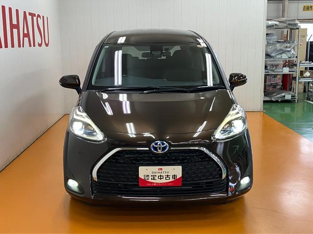 シエンタ 中古車 ハイブリッド　ファンベースＧ　クエロカーナビ　ドラレコ　クルーズコントロール　両側オートスライドドア　シートヒーター　ステアリングヒーター　ＵＳＢ接続端子　コンセント付き電圧変換器　Ｂカメラ　Ｐスタート　キーフリー