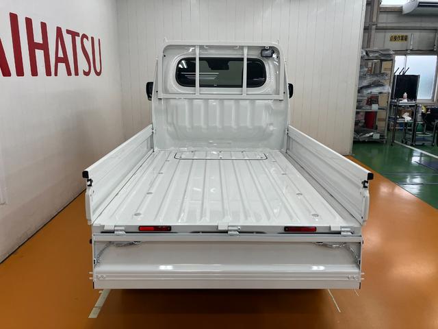ハイゼットトラックEXT ひょう害車 4WD三方開 荷台作業灯 エアコン Pスタート アイドリングストップ コーナーセンサー 横滑り防止機能 誤発進抑制機能 電動格納ミラー パワーウインドウ パワーステアリング キーフリー(神奈川県)の中古車