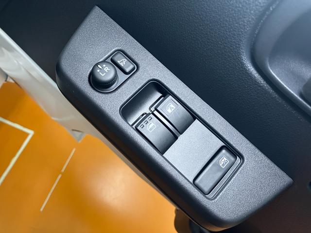 ハイゼットトラックEXT ひょう害車 4WD三方開 荷台作業灯 エアコン Pスタート アイドリングストップ コーナーセンサー 横滑り防止機能 誤発進抑制機能 電動格納ミラー パワーウインドウ パワーステアリング キーフリー(神奈川県)の中古車