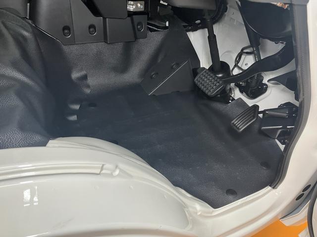 ハイゼットトラックEXT ひょう害車 4WD三方開 荷台作業灯 エアコン Pスタート アイドリングストップ コーナーセンサー 横滑り防止機能 誤発進抑制機能 電動格納ミラー パワーウインドウ パワーステアリング キーフリー(神奈川県)の中古車