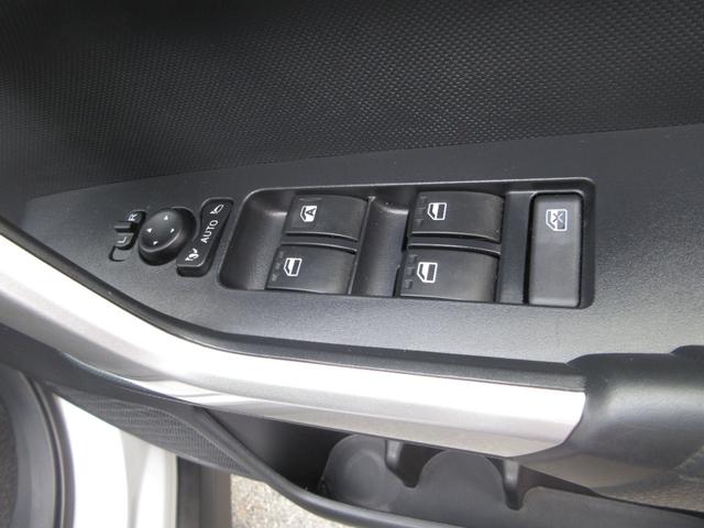 ロッキープレミアムＧオートエアコン　フロントシートヒーター　電動パーキングブレーキ　ＬＥＤヘッドランプ　プッシュボタンスタート　アイドリングストップ　コーナーセンサー　バックカメラ対応　オーディオ穴（奈良県）の中古車