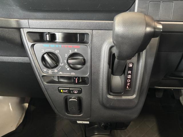 ハイゼットカーゴＤＸ　ＳＡIIIＣＤ／ラジオチューナー　運転席・助手席パワーウィンドウ　マニュアルエアコン　オートハイビーム　アイドリングストップ機能（奈良県）の中古車