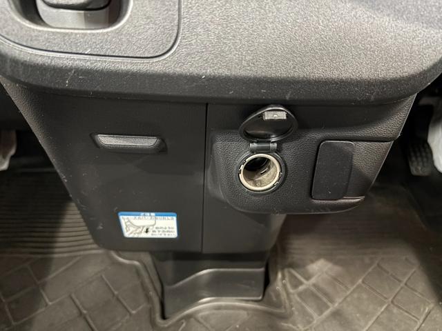 ハイゼットカーゴＤＸ　ＳＡIIIＣＤ／ラジオチューナー　運転席・助手席パワーウィンドウ　マニュアルエアコン　オートハイビーム　アイドリングストップ機能（奈良県）の中古車