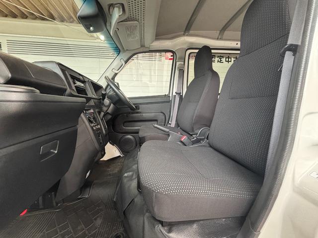 ハイゼットカーゴＤＸ　ＳＡIIIＣＤ／ラジオチューナー　運転席・助手席パワーウィンドウ　マニュアルエアコン　オートハイビーム　アイドリングストップ機能（奈良県）の中古車