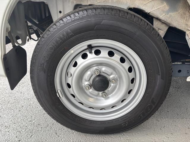 ハイゼットカーゴＤＸ　ＳＡIIIＣＤ／ラジオチューナー　運転席・助手席パワーウィンドウ　マニュアルエアコン　オートハイビーム　アイドリングストップ機能（奈良県）の中古車
